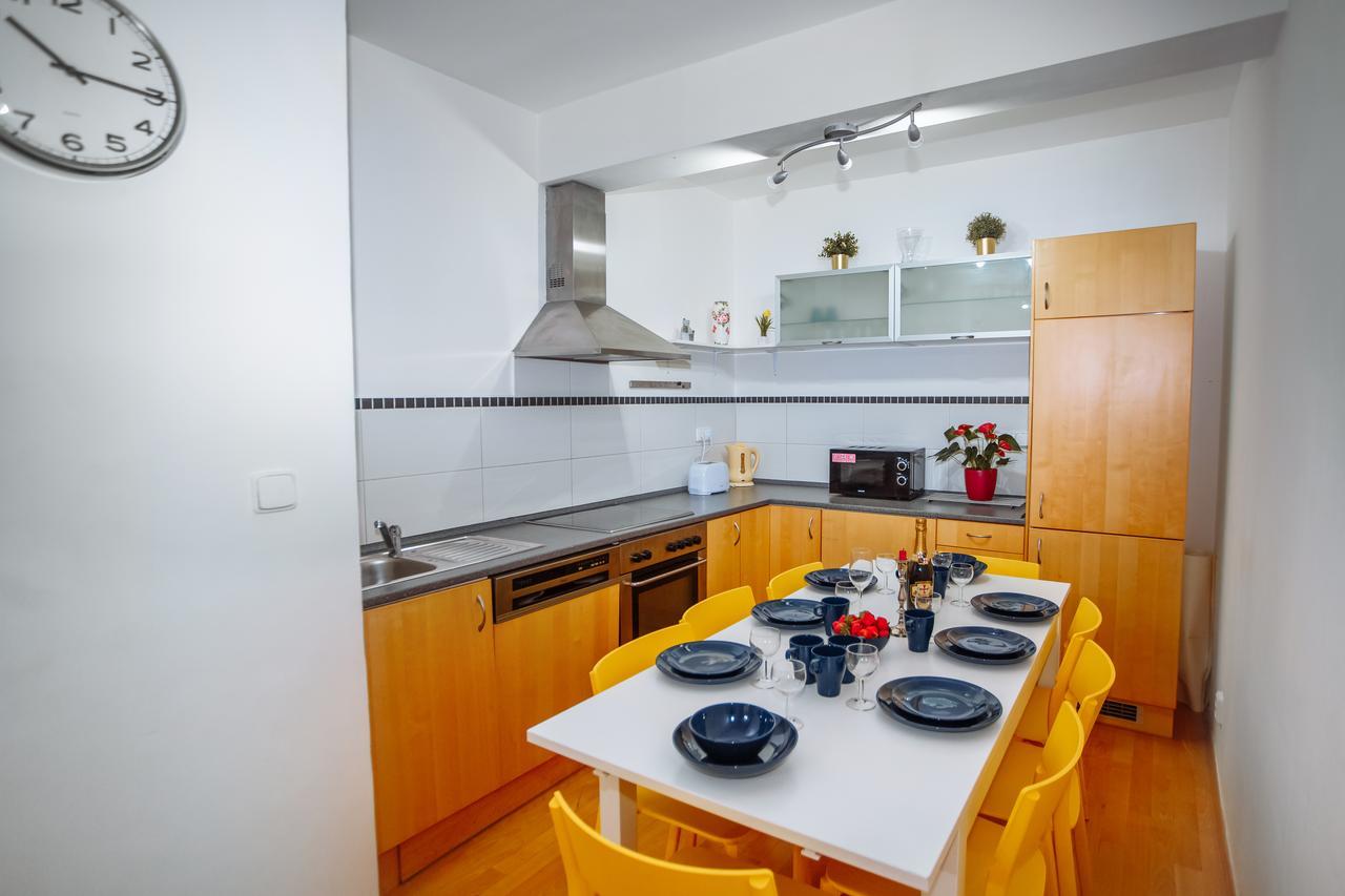 Beautiful Apartment In Central Residence Prag Exteriör bild