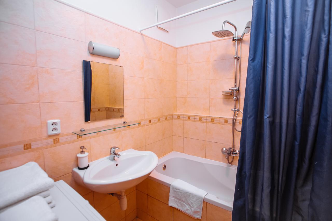 Beautiful Apartment In Central Residence Prag Exteriör bild