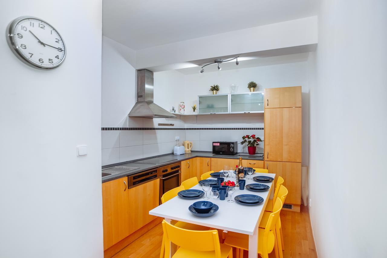 Beautiful Apartment In Central Residence Prag Exteriör bild